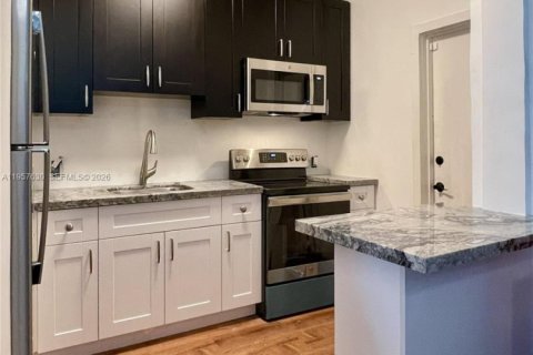 Condominio en venta en Miami Beach, Florida, 1 dormitorio, 57.6 m2 № 2019866 - foto 12