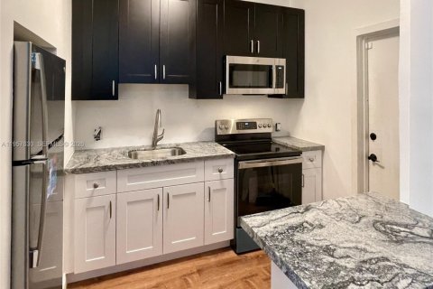 Condominio en venta en Miami Beach, Florida, 1 dormitorio, 57.6 m2 № 2019866 - foto 11