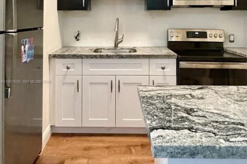 Condominio en venta en Miami Beach, Florida, 1 dormitorio, 57.6 m2 № 2019866 - foto 8