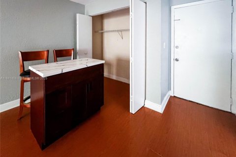 Condo in Palmetto Bay, Florida, 1 bedroom  № 1832481 - photo 11