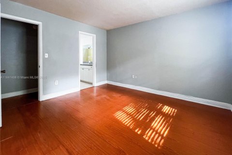 Condo in Palmetto Bay, Florida, 1 bedroom  № 1832481 - photo 21