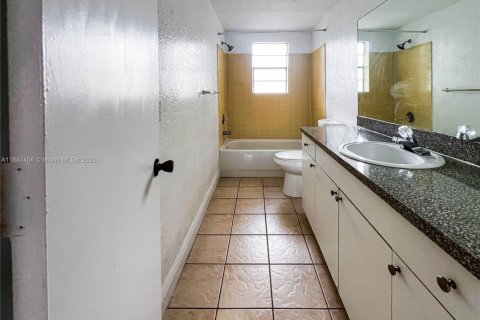 Condo in Palmetto Bay, Florida, 1 bedroom  № 1832481 - photo 23