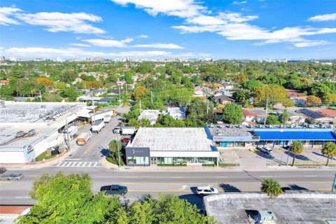 Купить коммерческую недвижимость в Майами, Флорида № 2024085 - фото 14