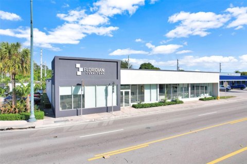 Купить коммерческую недвижимость в Майами, Флорида № 2024085 - фото 4