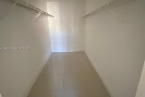 Снять в аренду кондоминиум в Хайалиа, Флорида 1 спальня, 80.82м2, № 1973003 - фото 8