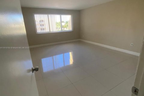 Снять в аренду кондоминиум в Хайалиа, Флорида 1 спальня, 80.82м2, № 1973003 - фото 7