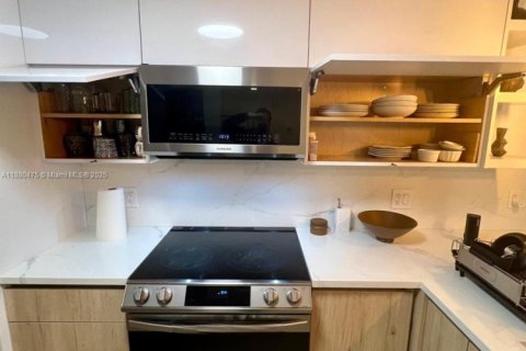 Снять в аренду кондоминиум в Помпано-Бич, Флорида 3 спальни, 129.13м2, № 1925173 - фото 8