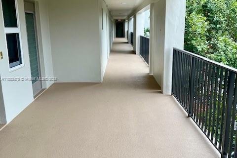 Снять в аренду кондоминиум в Помпано-Бич, Флорида 3 спальни, 129.13м2, № 1925173 - фото 4