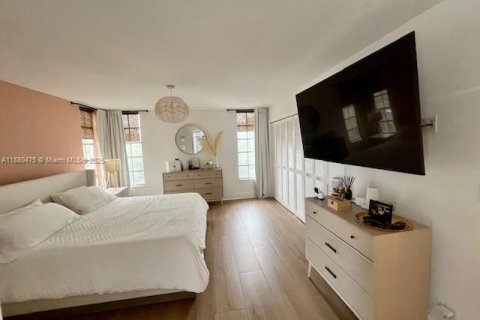 Снять в аренду кондоминиум в Помпано-Бич, Флорида 3 спальни, 129.13м2, № 1925173 - фото 18