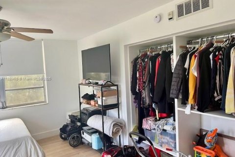 Снять в аренду кондоминиум в Помпано-Бич, Флорида 3 спальни, 129.13м2, № 1925173 - фото 25