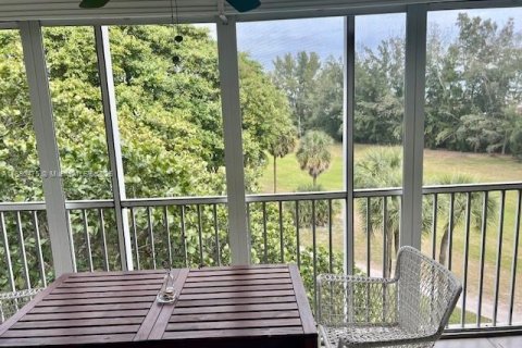 Снять в аренду кондоминиум в Помпано-Бич, Флорида 3 спальни, 129.13м2, № 1925173 - фото 28