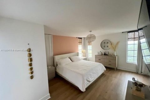 Снять в аренду кондоминиум в Помпано-Бич, Флорида 3 спальни, 129.13м2, № 1925173 - фото 16