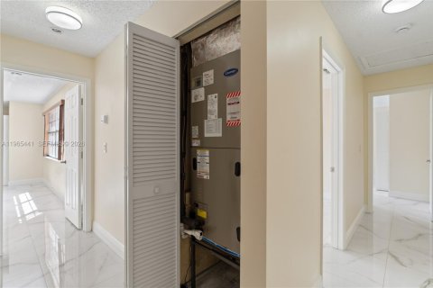 Touwnhouse à louer à Cooper City, Floride: 3 chambres, 154.78 m2 № 2091247 - photo 9