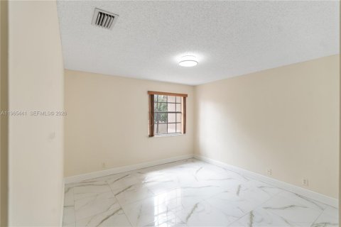 Touwnhouse à louer à Cooper City, Floride: 3 chambres, 154.78 m2 № 2091247 - photo 13