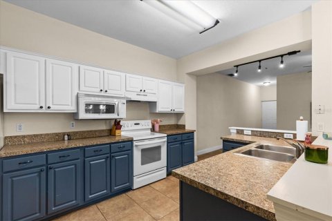 Condominio en alquiler en Tampa, Florida, 2 dormitorios, 130.53 m2 № 1853864 - foto 13