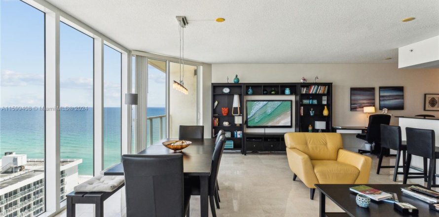 Condo in Sunny Isles Beach, Florida, 2 bedrooms  № 1868415