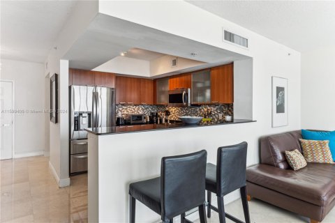 Condo in Sunny Isles Beach, Florida, 2 bedrooms  № 1868415 - photo 5
