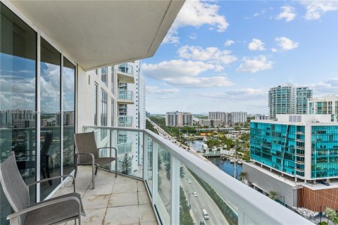 Condo in Sunny Isles Beach, Florida, 2 bedrooms  № 1868415 - photo 19