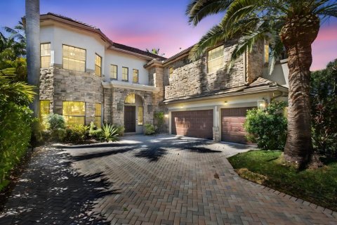 House in Wellington, Florida 6 bedrooms, 391.12 sq.m. № 2253027 - photo 3