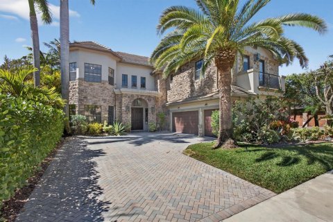 House in Wellington, Florida 6 bedrooms, 391.12 sq.m. № 2253027 - photo 4