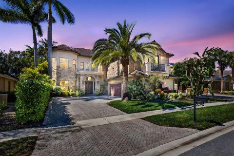 House in Wellington, Florida 6 bedrooms, 391.12 sq.m. № 2253027 - photo 2