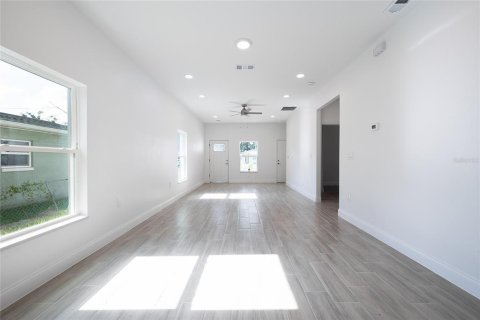House in Orlando, Florida 3 bedrooms, 158.4 sq.m. № 1855758 - photo 6
