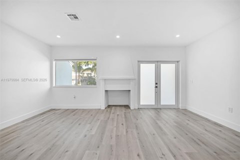 Купить виллу или дом в Майами, Флорида 3 спальни, 131.74м2, № 2030845 - фото 10