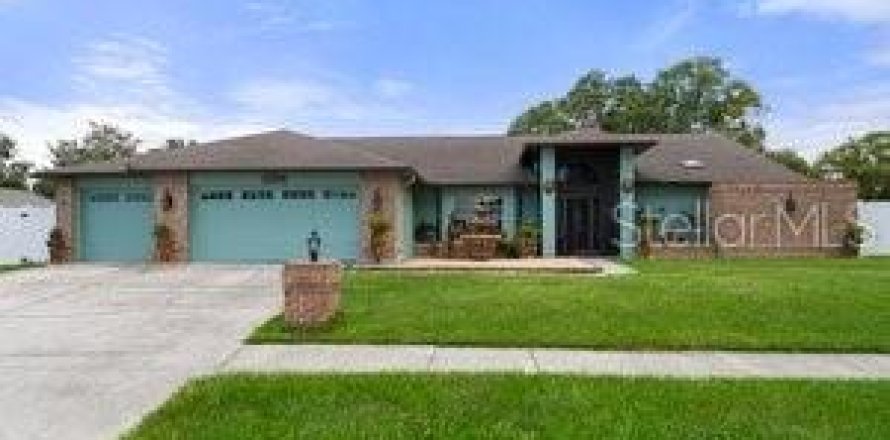 Villa ou maison à Spring Hill, Floride 4 chambres, 246.56 m2 № 1273406