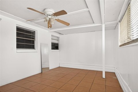 House in New Port Richey, Florida 2 bedrooms, 74.88 sq.m. № 2157892 - photo 14