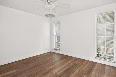 House in New Port Richey, Florida 2 bedrooms, 74.88 sq.m. № 2157892 - photo 23