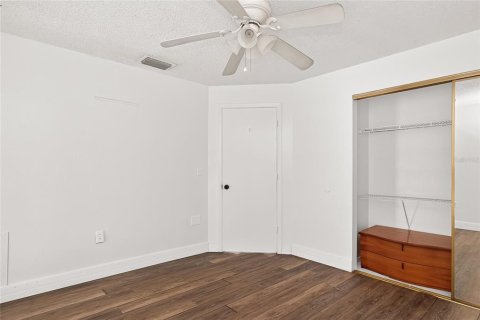House in New Port Richey, Florida 2 bedrooms, 74.88 sq.m. № 2157892 - photo 21