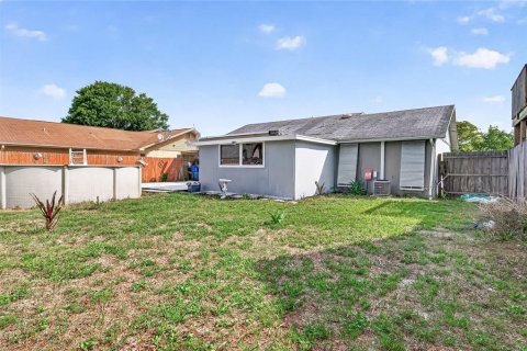 House in New Port Richey, Florida 2 bedrooms, 74.88 sq.m. № 2157892 - photo 25