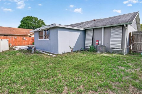 House in New Port Richey, Florida 2 bedrooms, 74.88 sq.m. № 2157892 - photo 27