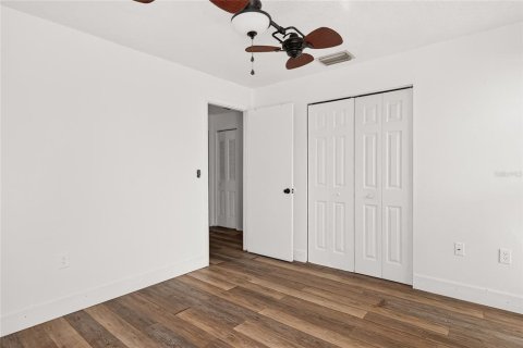 House in New Port Richey, Florida 2 bedrooms, 74.88 sq.m. № 2157892 - photo 19
