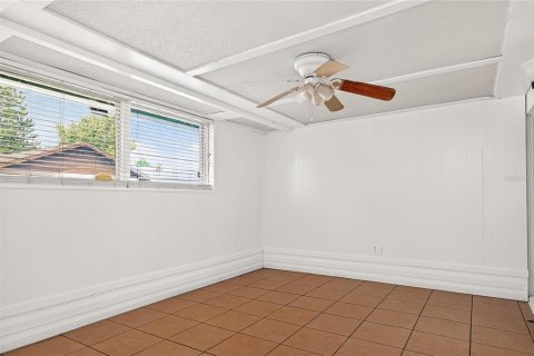 House in New Port Richey, Florida 2 bedrooms, 74.88 sq.m. № 2157892 - photo 16
