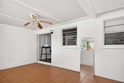 House in New Port Richey, Florida 2 bedrooms, 74.88 sq.m. № 2157892 - photo 15