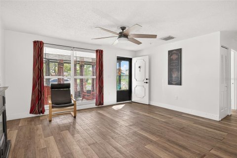 House in New Port Richey, Florida 2 bedrooms, 74.88 sq.m. № 2157892 - photo 8