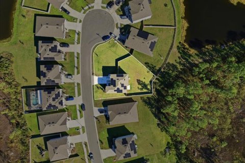House in Plant City, Florida 4 bedrooms, 226.22 sq.m. № 2096570 - photo 13