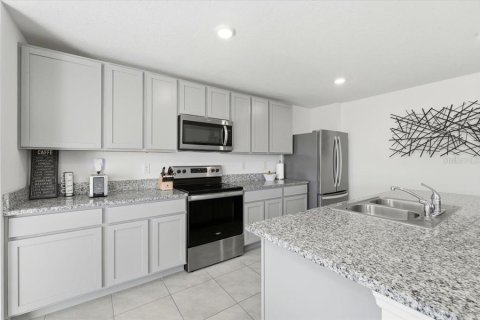 House in Plant City, Florida 4 bedrooms, 226.22 sq.m. № 2096570 - photo 15