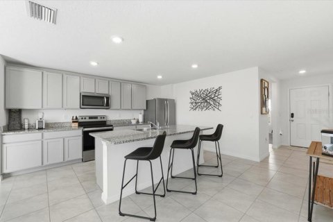 House in Plant City, Florida 4 bedrooms, 226.22 sq.m. № 2096570 - photo 18