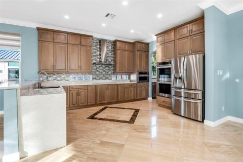 House in Miramar, Florida 5 bedrooms, 349.87 sq.m. № 2186155 - photo 15
