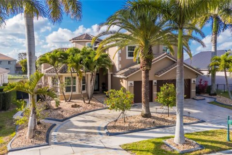 House in Miramar, Florida 5 bedrooms, 349.87 sq.m. № 2186155 - photo 6