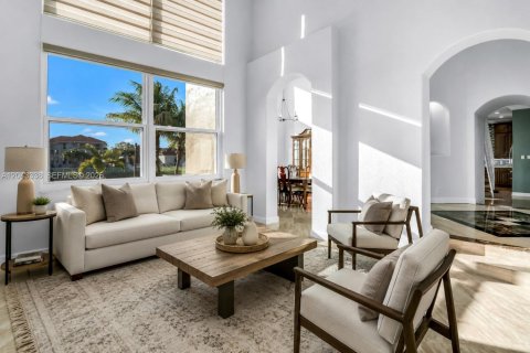 House in Miramar, Florida 5 bedrooms, 349.87 sq.m. № 2186155 - photo 8