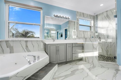 House in Miramar, Florida 5 bedrooms, 349.87 sq.m. № 2186155 - photo 25