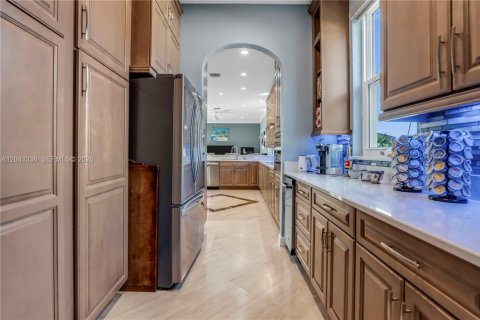 House in Miramar, Florida 5 bedrooms, 349.87 sq.m. № 2186155 - photo 18