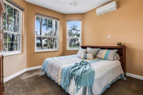 House in Miramar, Florida 5 bedrooms, 349.87 sq.m. № 2186155 - photo 30