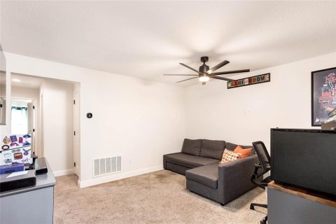 Townhouse in Tampa, Florida 3 bedrooms, 182.18 sq.m. № 1740625 - photo 21