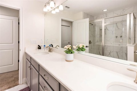 Townhouse in Tampa, Florida 3 bedrooms, 182.18 sq.m. № 1740625 - photo 19