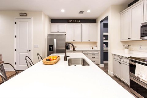Townhouse in Tampa, Florida 3 bedrooms, 182.18 sq.m. № 1740625 - photo 9