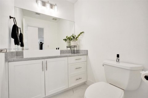 Touwnhouse à vendre à Fort Lauderdale, Floride: 3 chambres, 253.81 m2 № 2351417 - photo 14